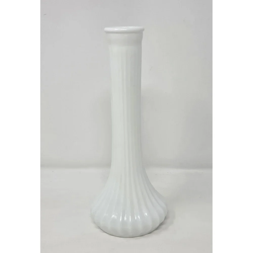 Vintage Hoosier Elegant White Milk Glass #4096 Long Stem Ribbed Bud Vase 9